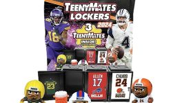 Teenymates Party Animal 2023 Lockers NFL Series 12 Football Figures, 1 Mystery Pack